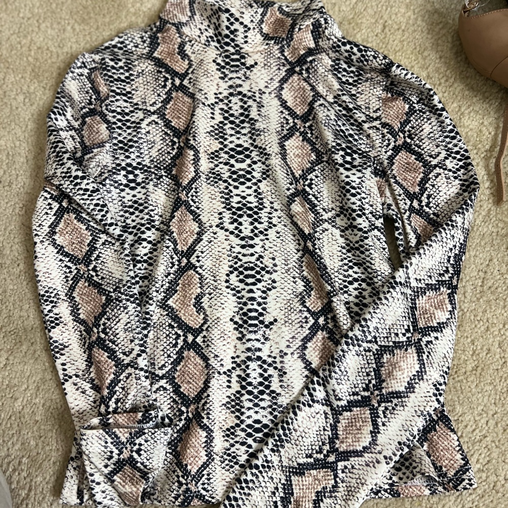 Snakes, skin prints, long sleeve shirt